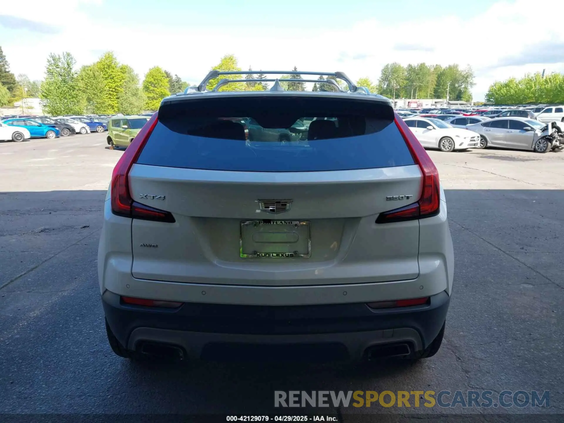 17 Фотография поврежденного автомобиля 1GYFZDR45LF064043 CADILLAC XT4 2020