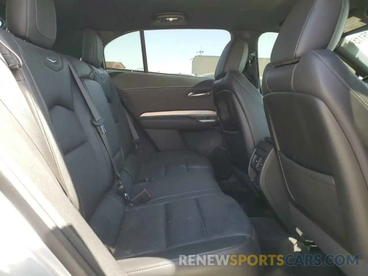 11 Фотография поврежденного автомобиля 1GYFZDR46LF128476 CADILLAC XT4 2020