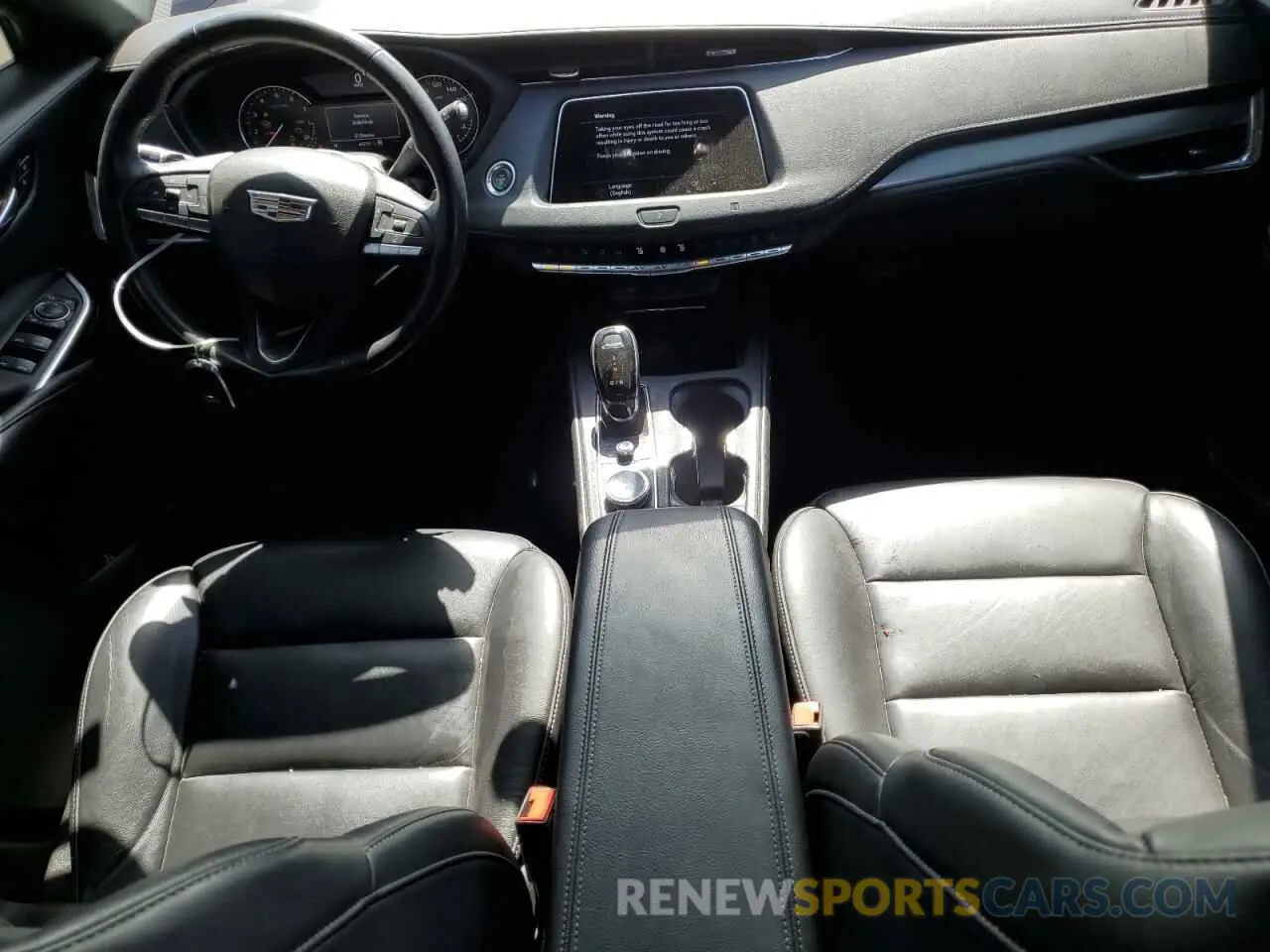 8 Фотография поврежденного автомобиля 1GYFZDR46LF128476 CADILLAC XT4 2020