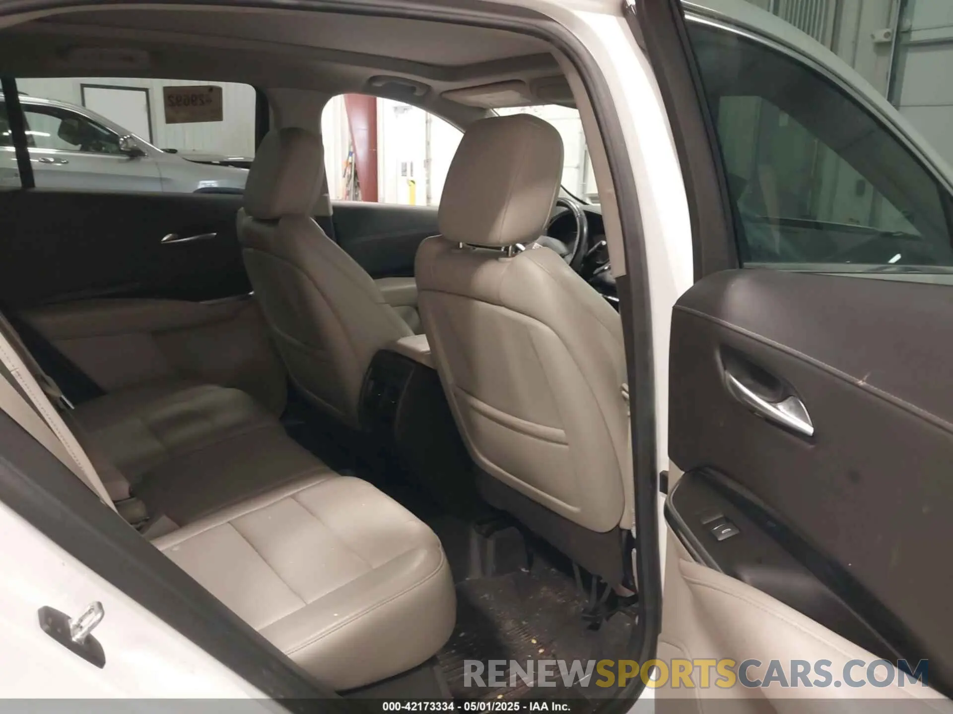 8 Фотография поврежденного автомобиля 1GYFZDR47LF073892 CADILLAC XT4 2020