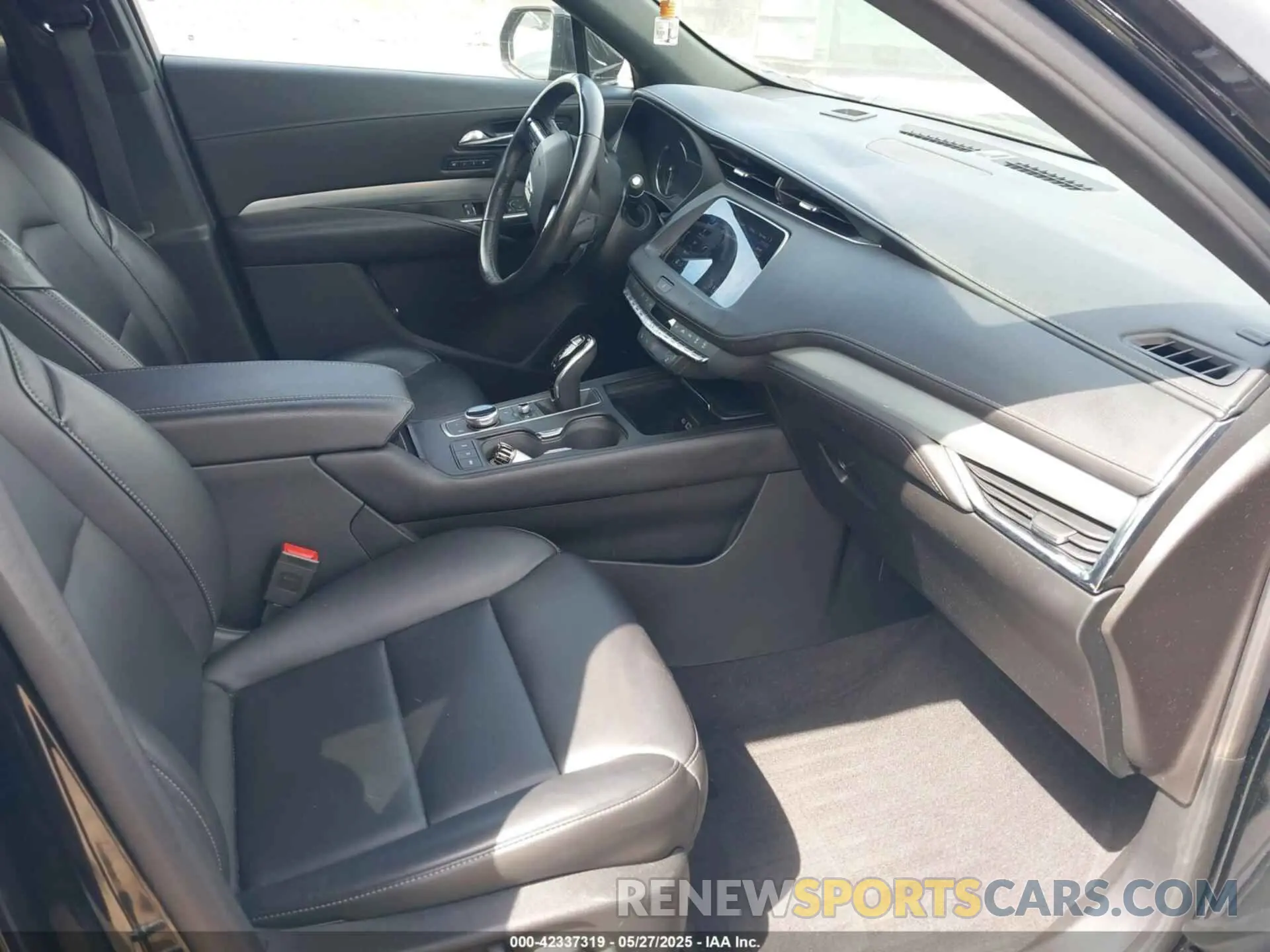 5 Photograph of a damaged car 1GYFZDR4XLF081159 CADILLAC XT4 2020