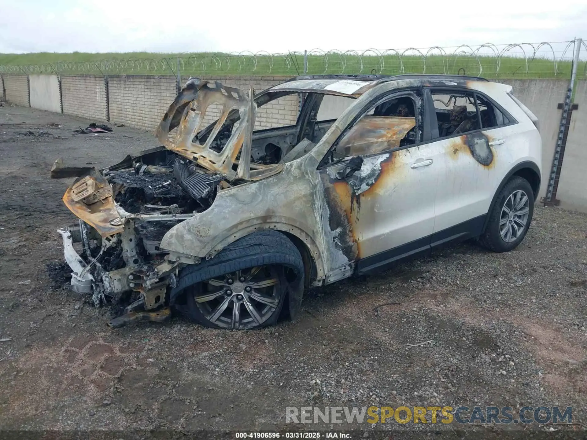 2 Photograph of a damaged car 1GYFZER44LF029323 CADILLAC XT4 2020