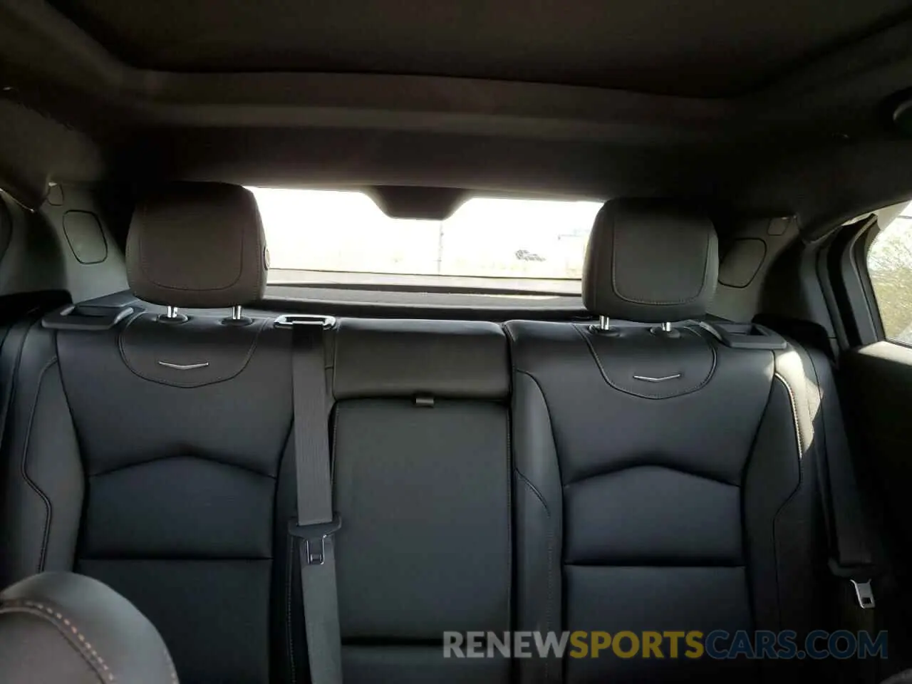 10 Фотография поврежденного автомобиля 1GYFZER48LF112432 CADILLAC XT4 2020
