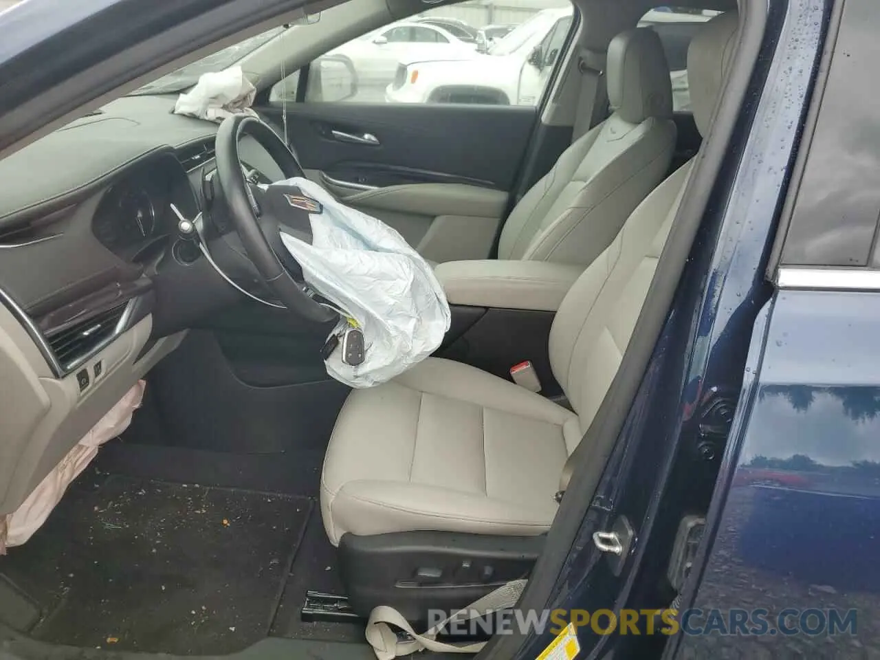 7 Photograph of a damaged car 1GYAZAR40MF019280 CADILLAC XT4 2021