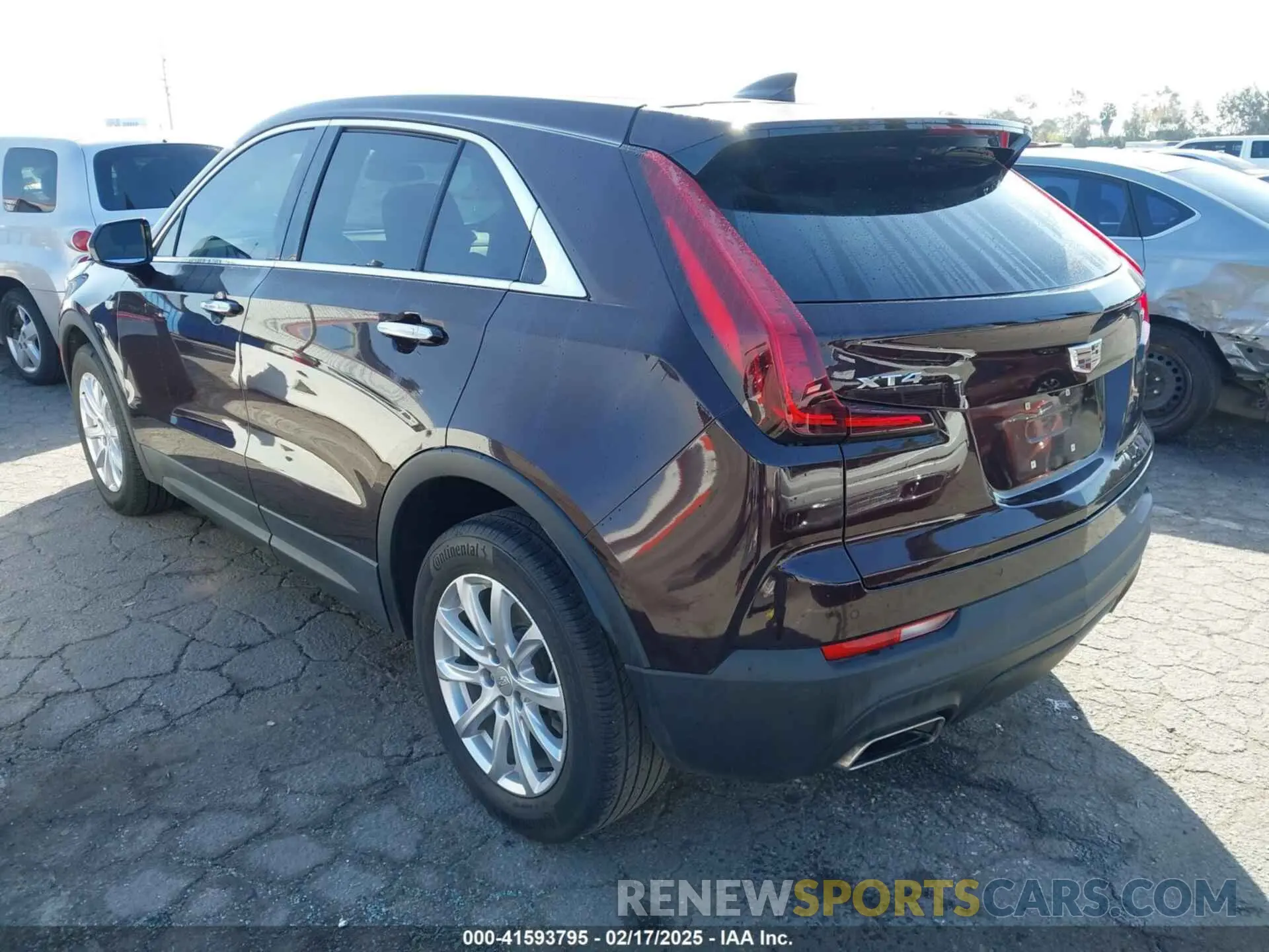 3 Фотография поврежденного автомобиля 1GYAZAR43MF043816 CADILLAC XT4 2021
