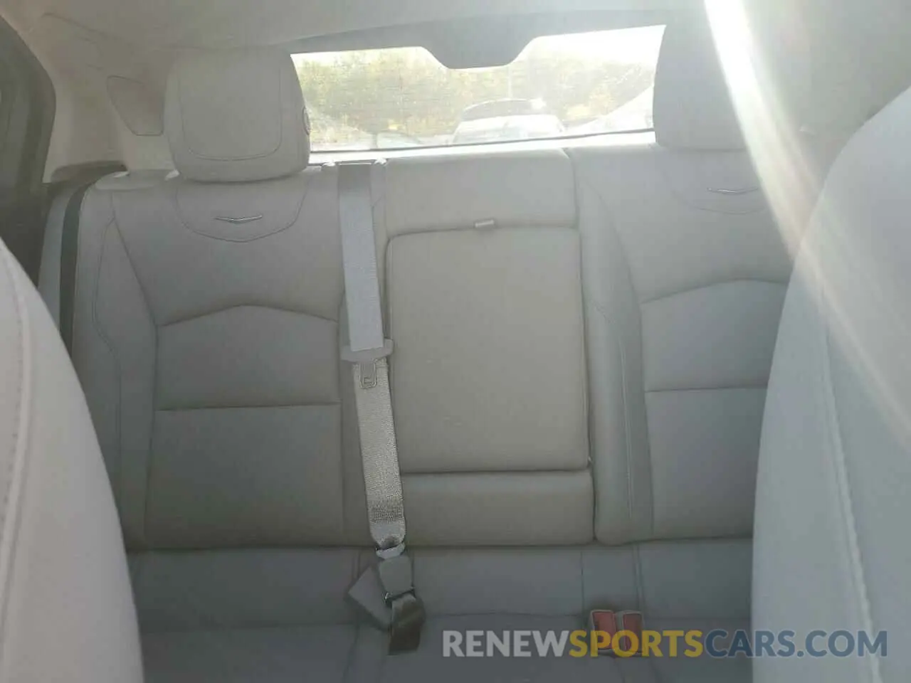 10 Photograph of a damaged car 1GYAZAR46MF000278 CADILLAC XT4 2021