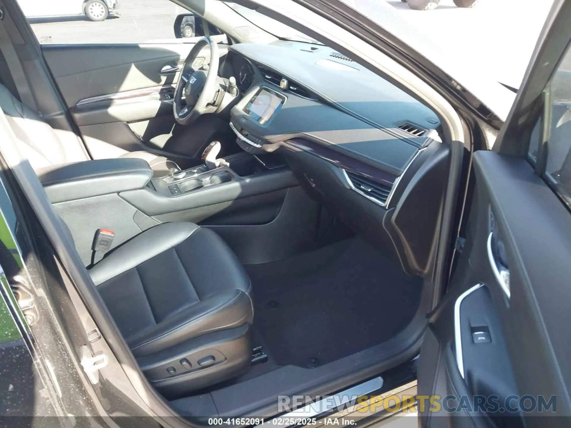 5 Photograph of a damaged car 1GYAZAR46MF074767 CADILLAC XT4 2021