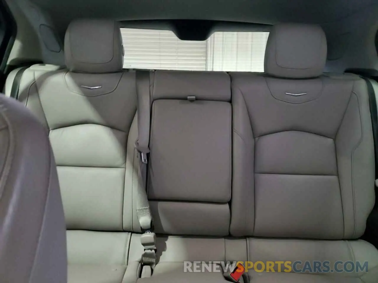 10 Photograph of a damaged car 1GYFZBR42MF055788 CADILLAC XT4 2021