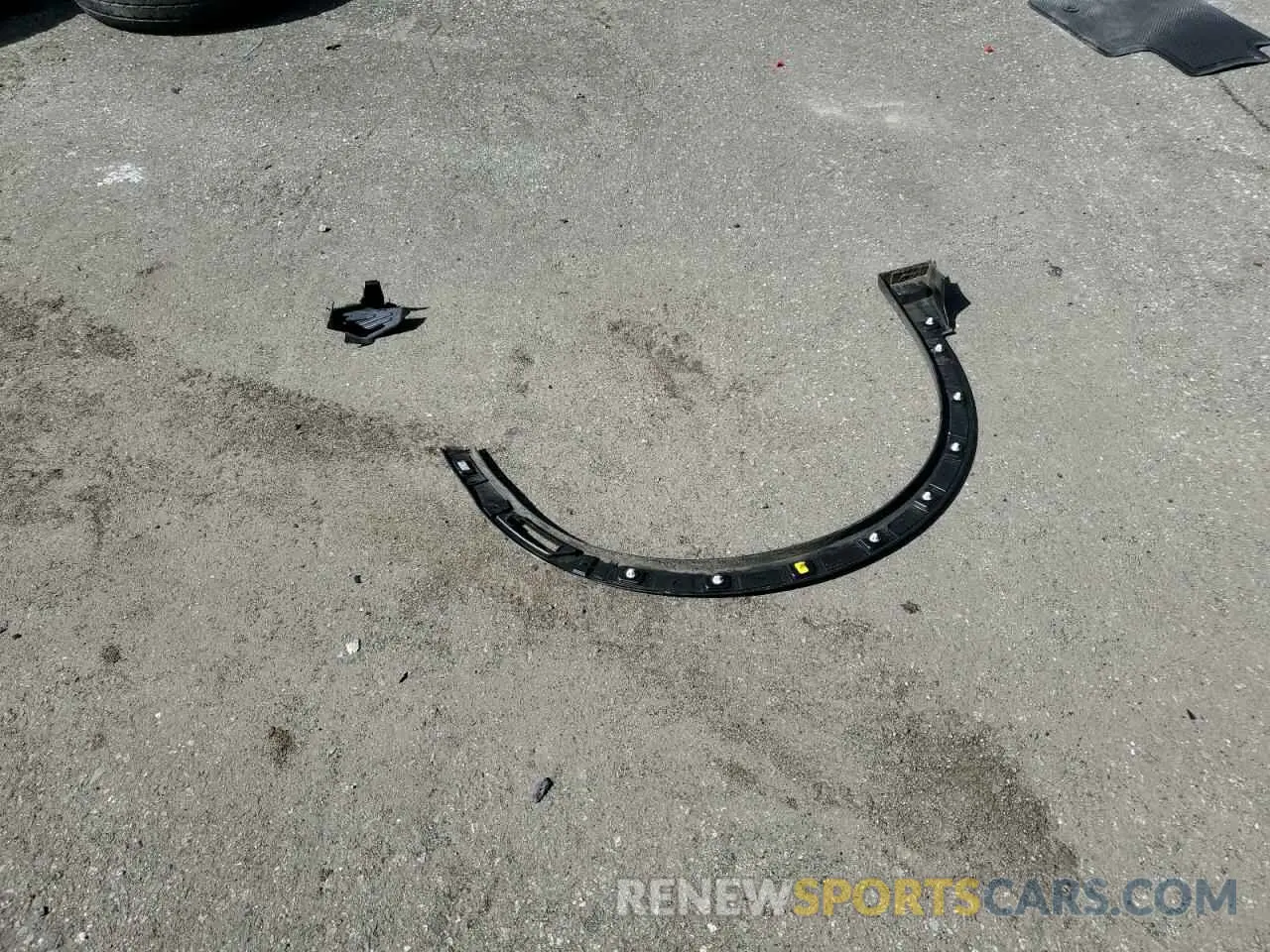 13 Photograph of a damaged car 1GYFZBR48MF034573 CADILLAC XT4 2021