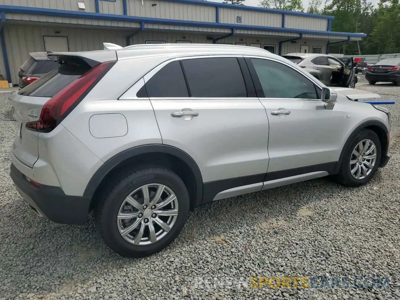 3 Фотография поврежденного автомобиля 1GYFZCR40MF000293 CADILLAC XT4 2021