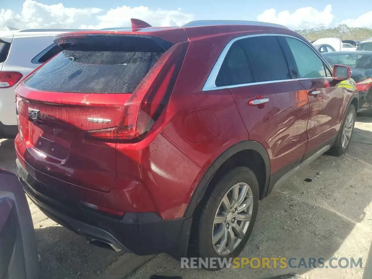 3 Photograph of a damaged car 1GYFZCR41MF018334 CADILLAC XT4 2021