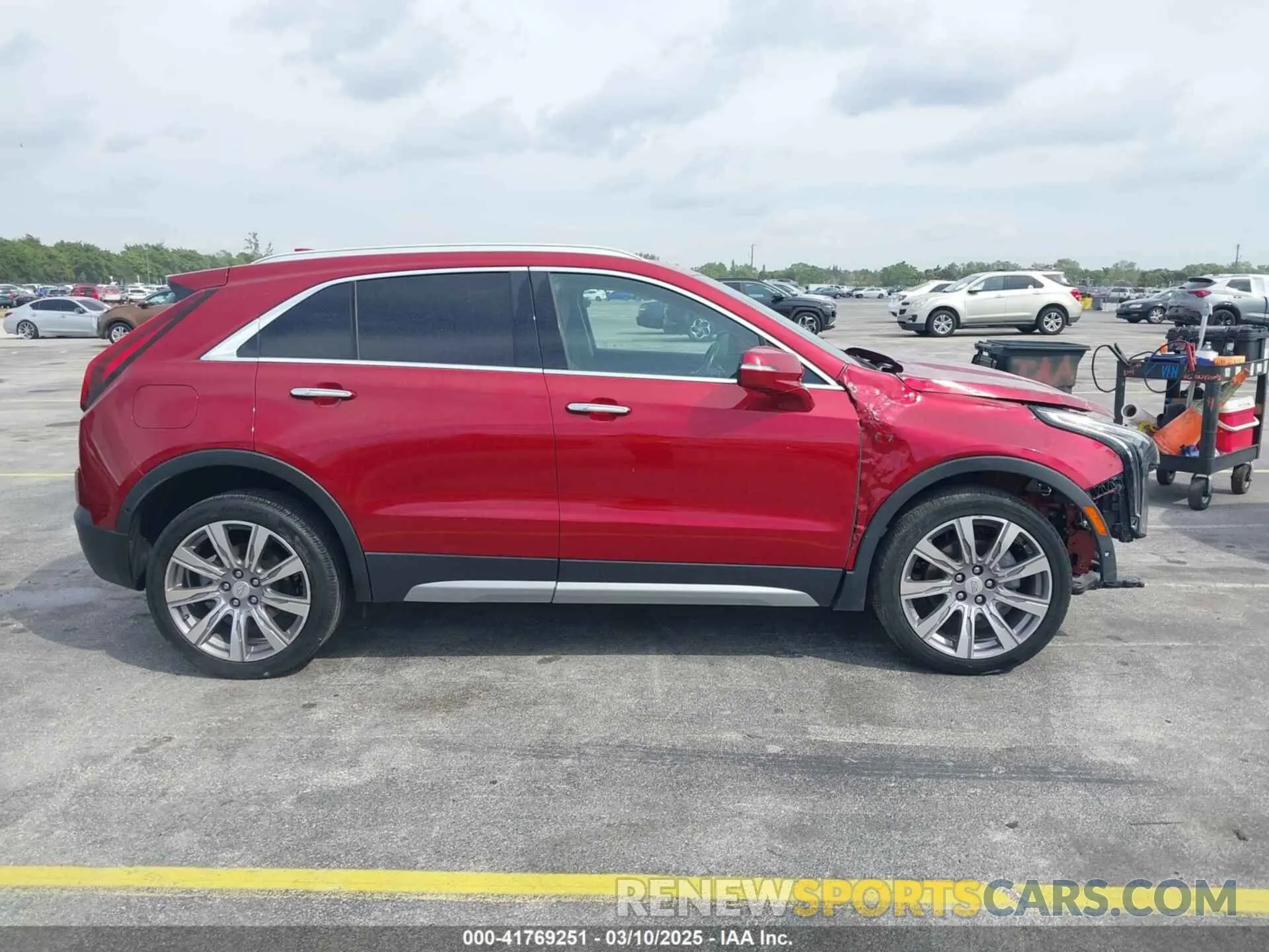 13 Фотография поврежденного автомобиля 1GYFZCR41MF043072 CADILLAC XT4 2021