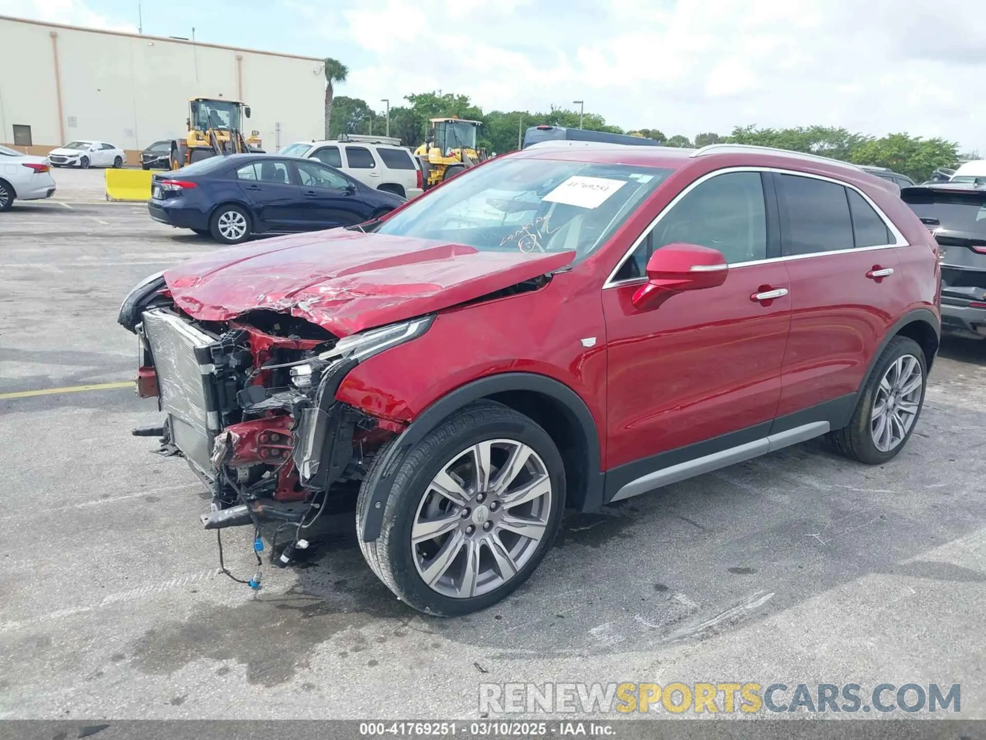 2 Фотография поврежденного автомобиля 1GYFZCR41MF043072 CADILLAC XT4 2021