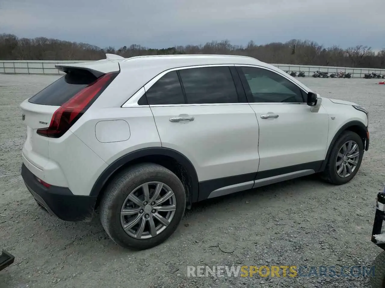 3 Фотография поврежденного автомобиля 1GYFZCR43MF032297 CADILLAC XT4 2021