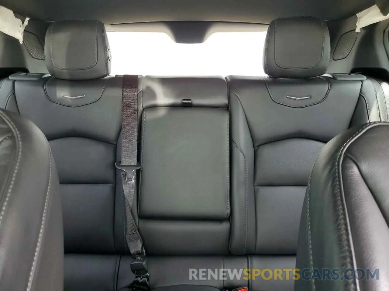 10 Фотография поврежденного автомобиля 1GYFZCR44MF080763 CADILLAC XT4 2021