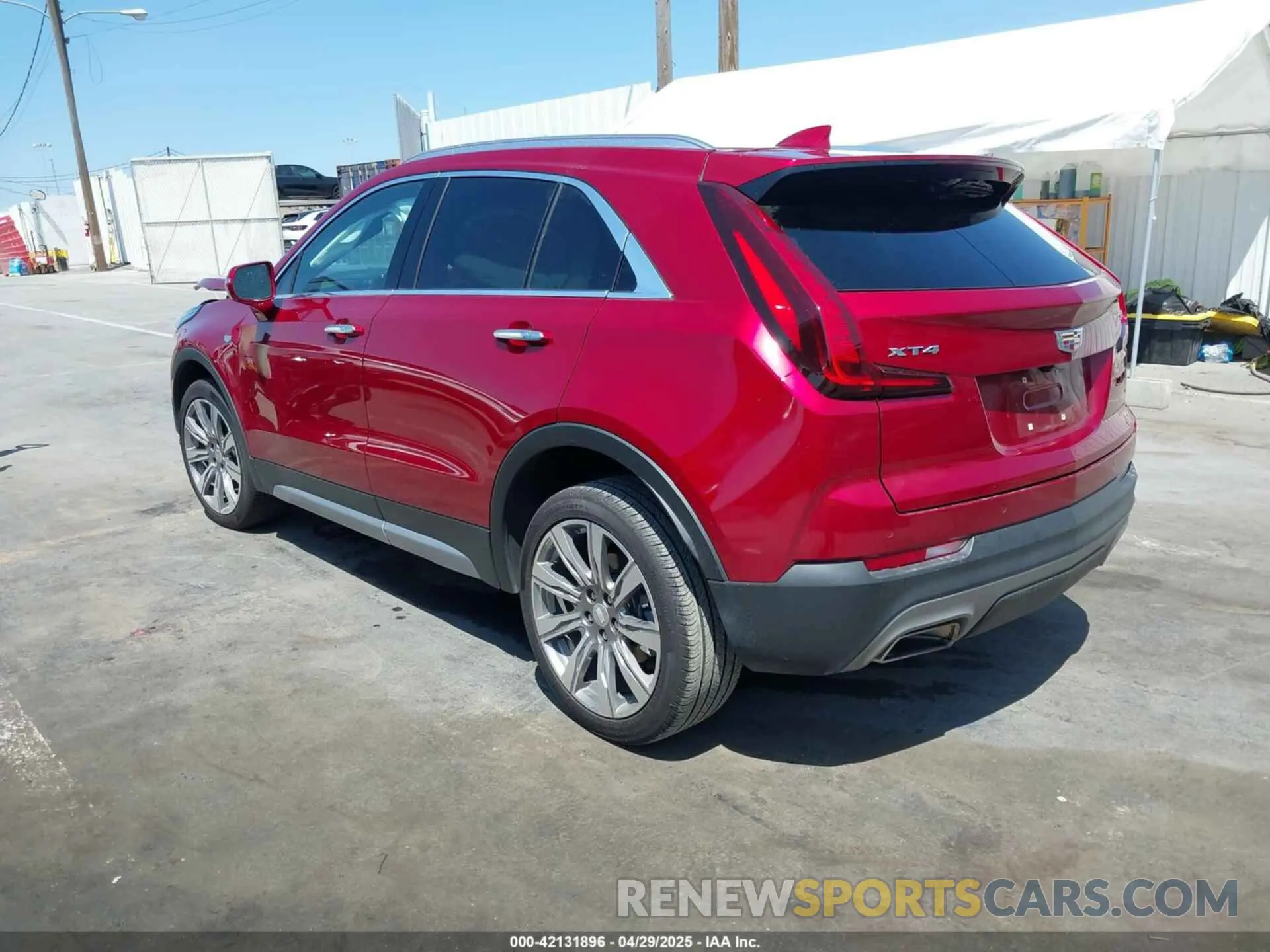 3 Фотография поврежденного автомобиля 1GYFZCR48MF004849 CADILLAC XT4 2021