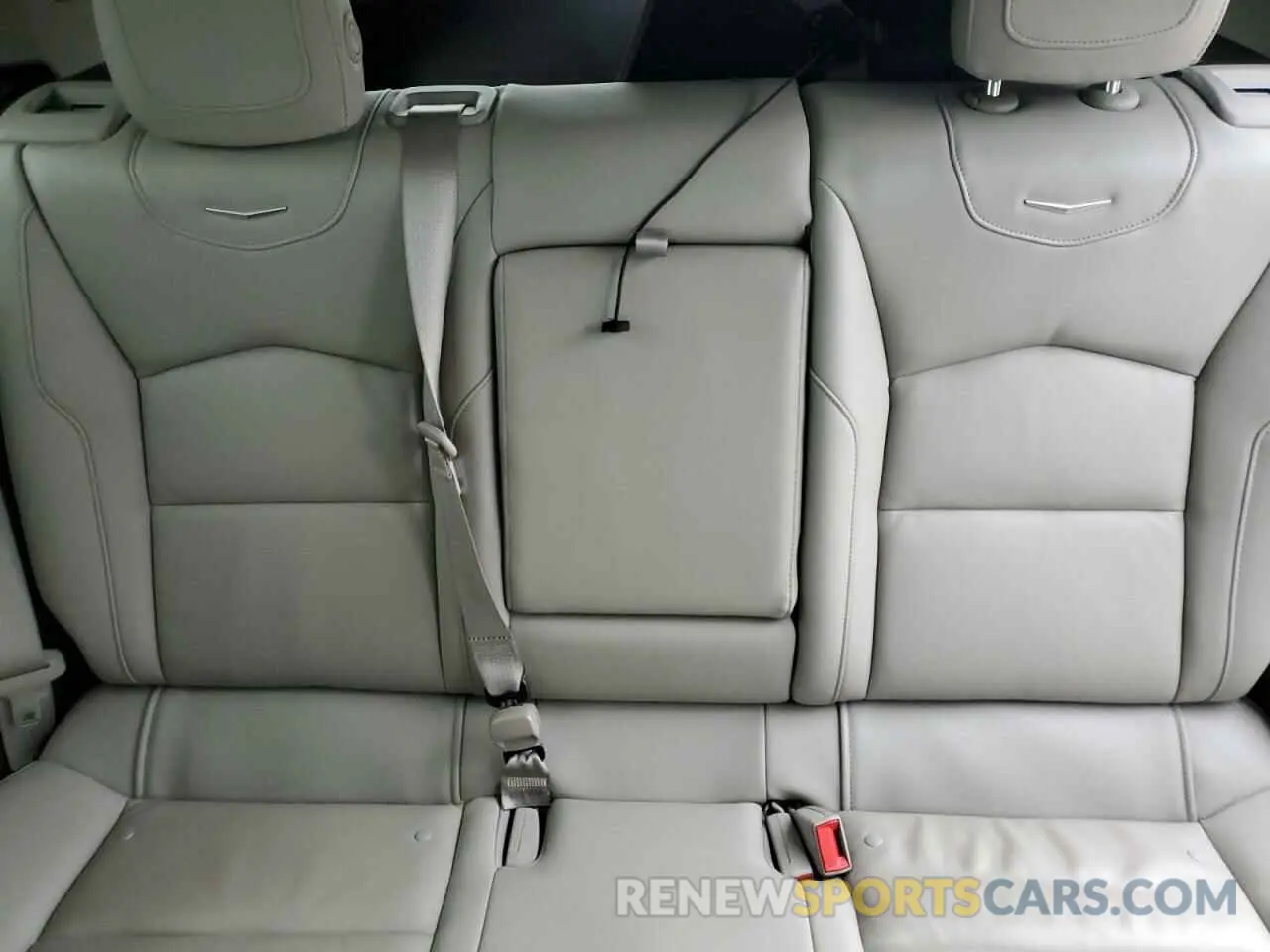 10 Photograph of a damaged car 1GYFZCR48MF083164 CADILLAC XT4 2021