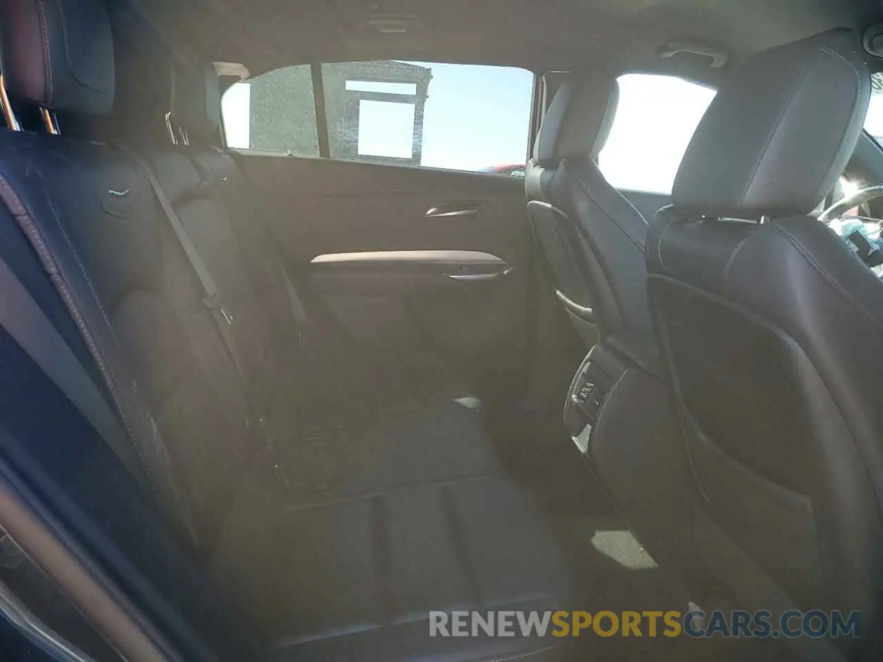 12 Photograph of a damaged car 1GYFZDR47MF002175 CADILLAC XT4 2021