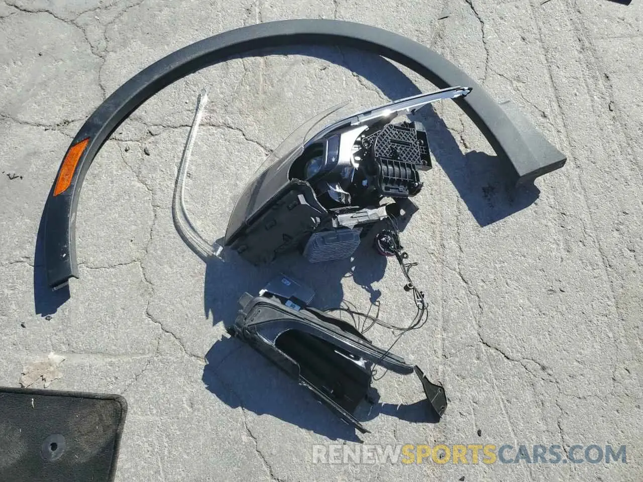 15 Photograph of a damaged car 1GYFZDR47MF002175 CADILLAC XT4 2021