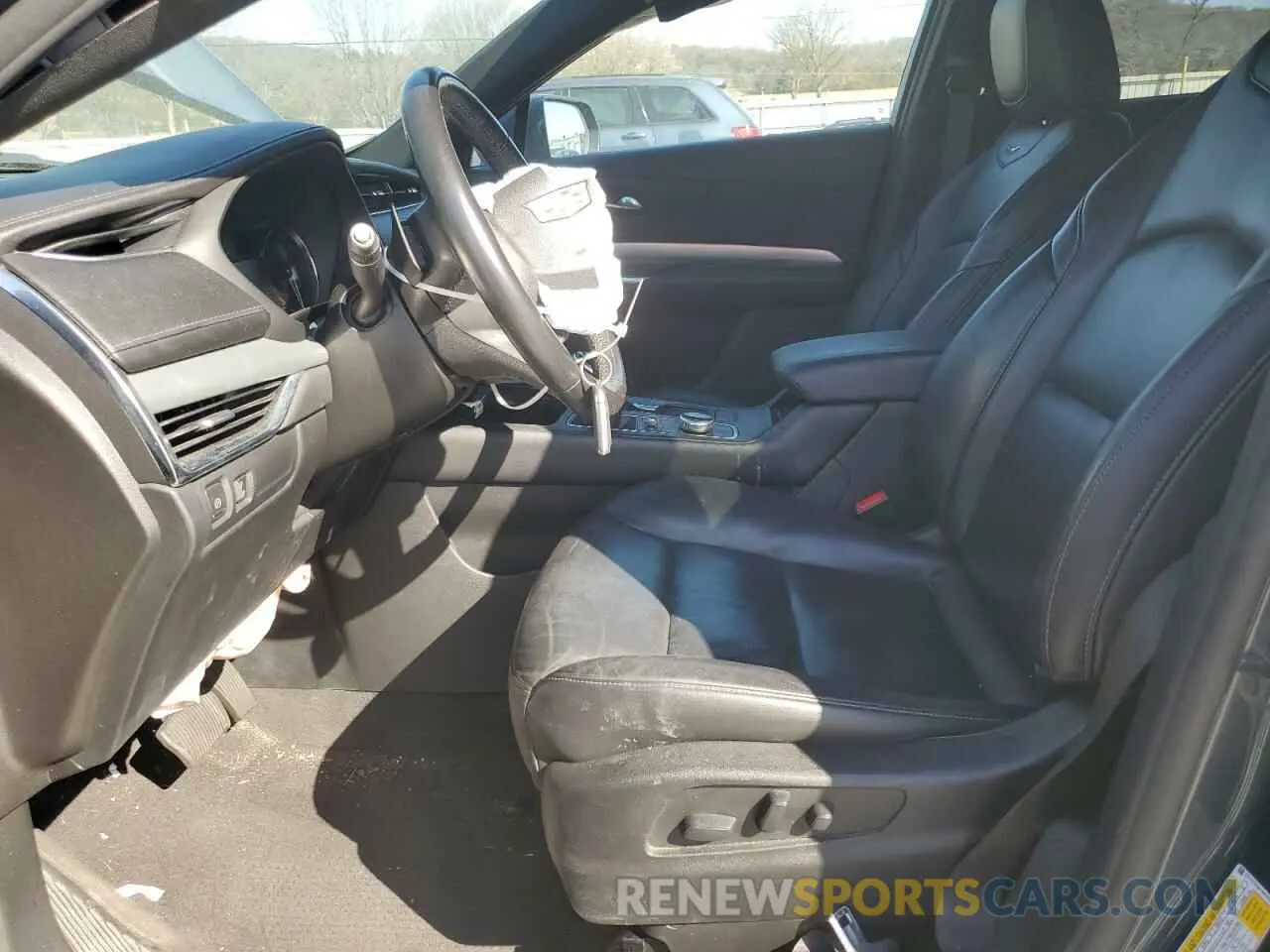 7 Photograph of a damaged car 1GYFZDR47MF002175 CADILLAC XT4 2021