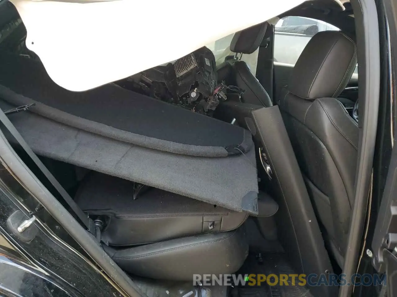 10 Photograph of a damaged car 1GYFZDR48MF081095 CADILLAC XT4 2021