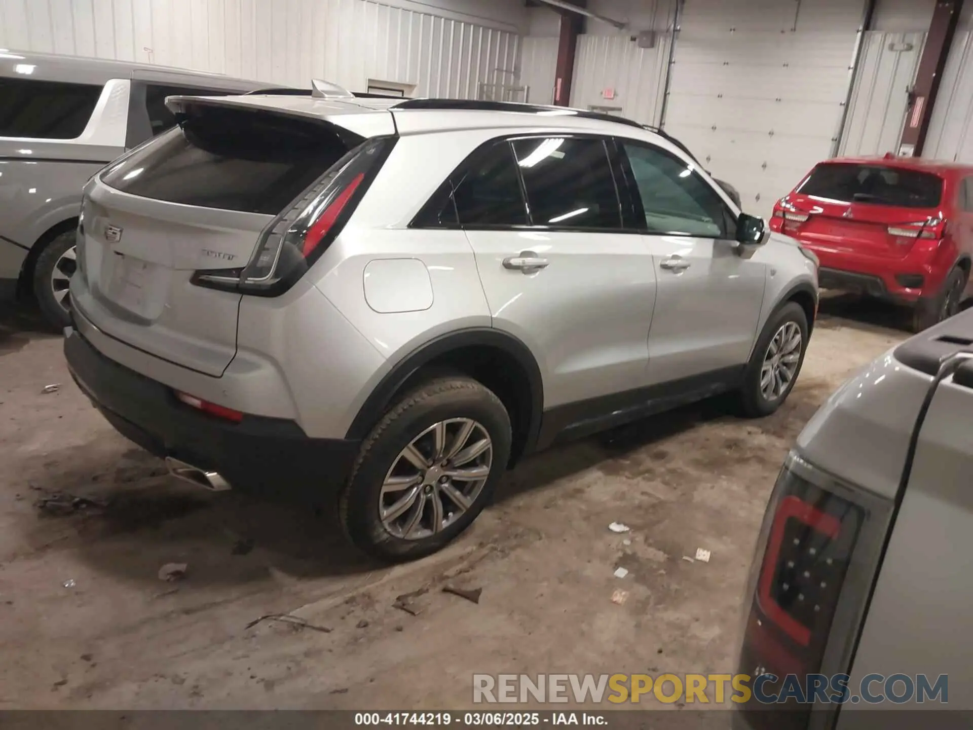 4 Фотография поврежденного автомобиля 1GYFZER40MF061378 CADILLAC XT4 2021