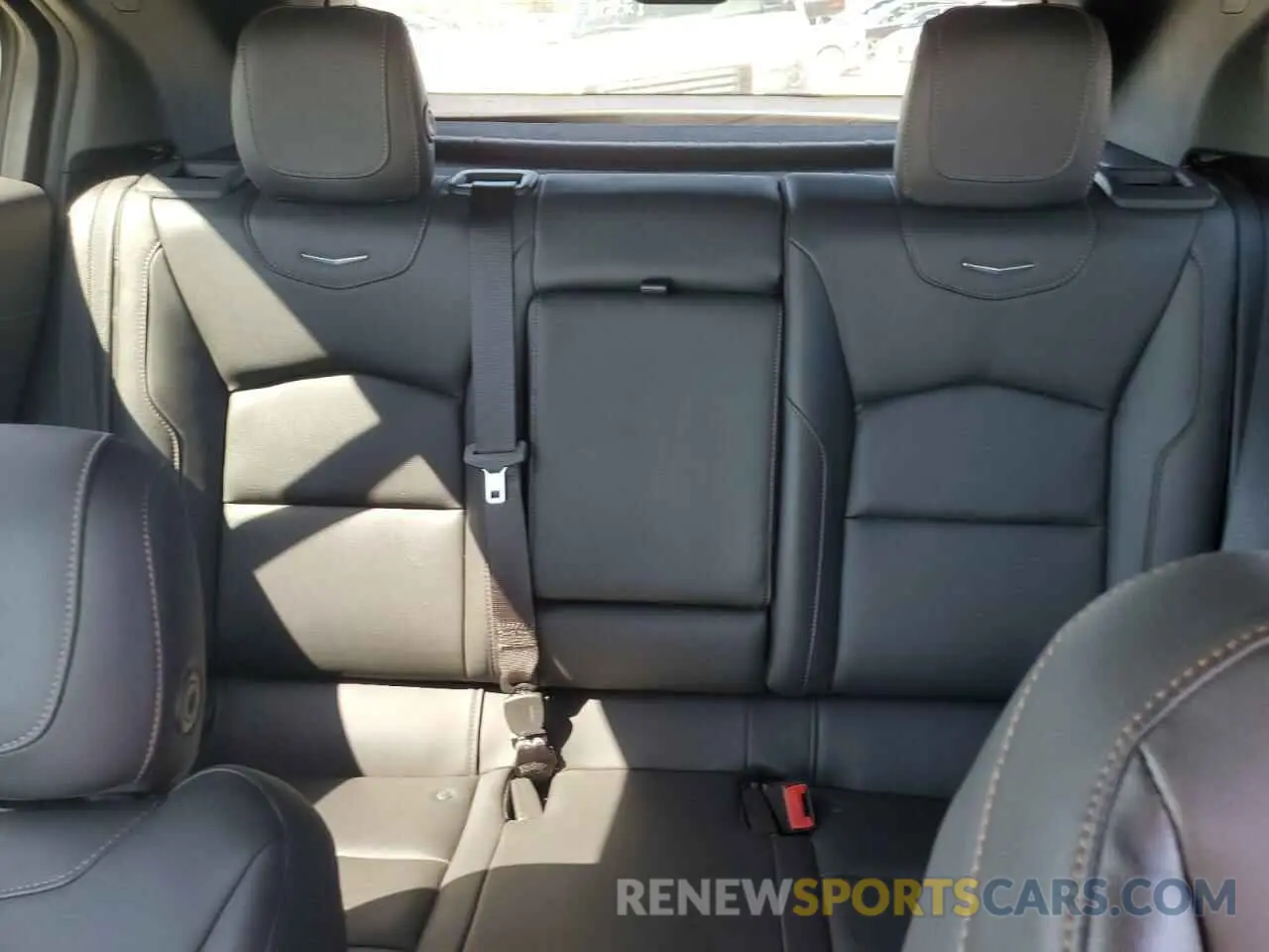 10 Фотография поврежденного автомобиля 1GYFZER42MF076951 CADILLAC XT4 2021