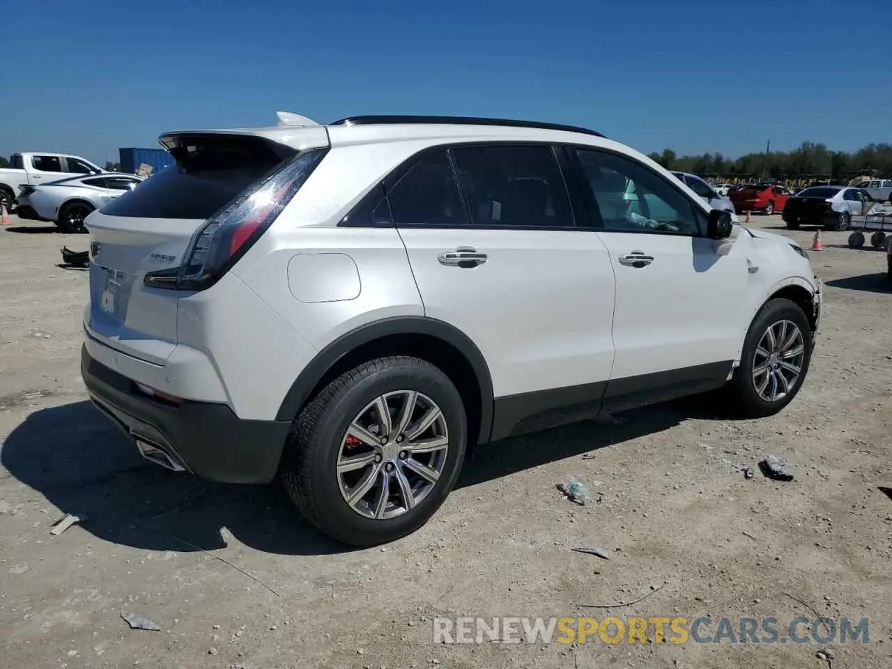 3 Фотография поврежденного автомобиля 1GYFZER42MF076951 CADILLAC XT4 2021