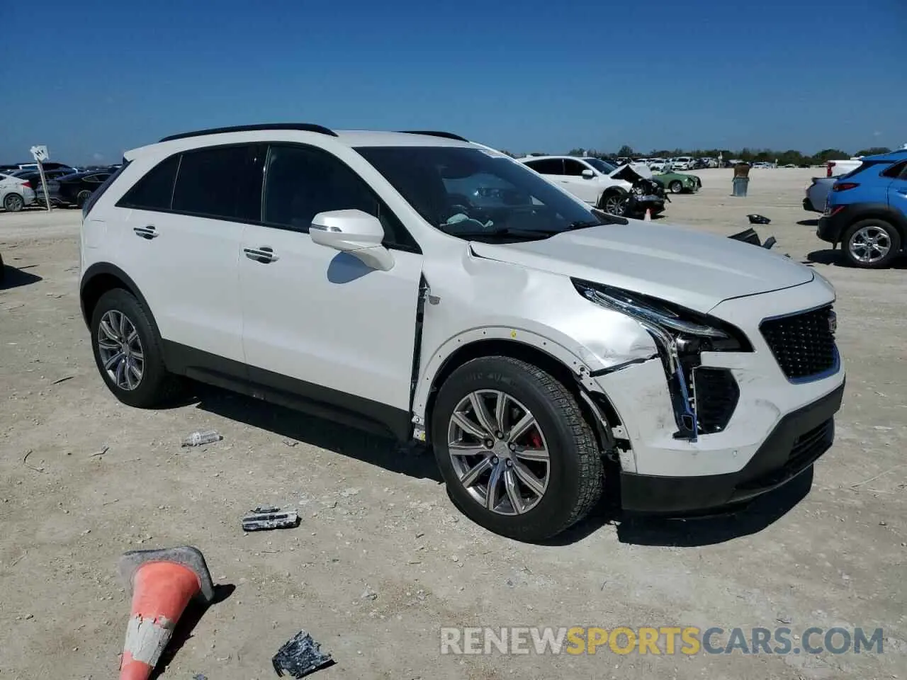 4 Фотография поврежденного автомобиля 1GYFZER42MF076951 CADILLAC XT4 2021