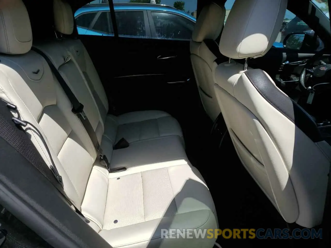 11 Photograph of a damaged car 1GYFZER44MF015908 CADILLAC XT4 2021