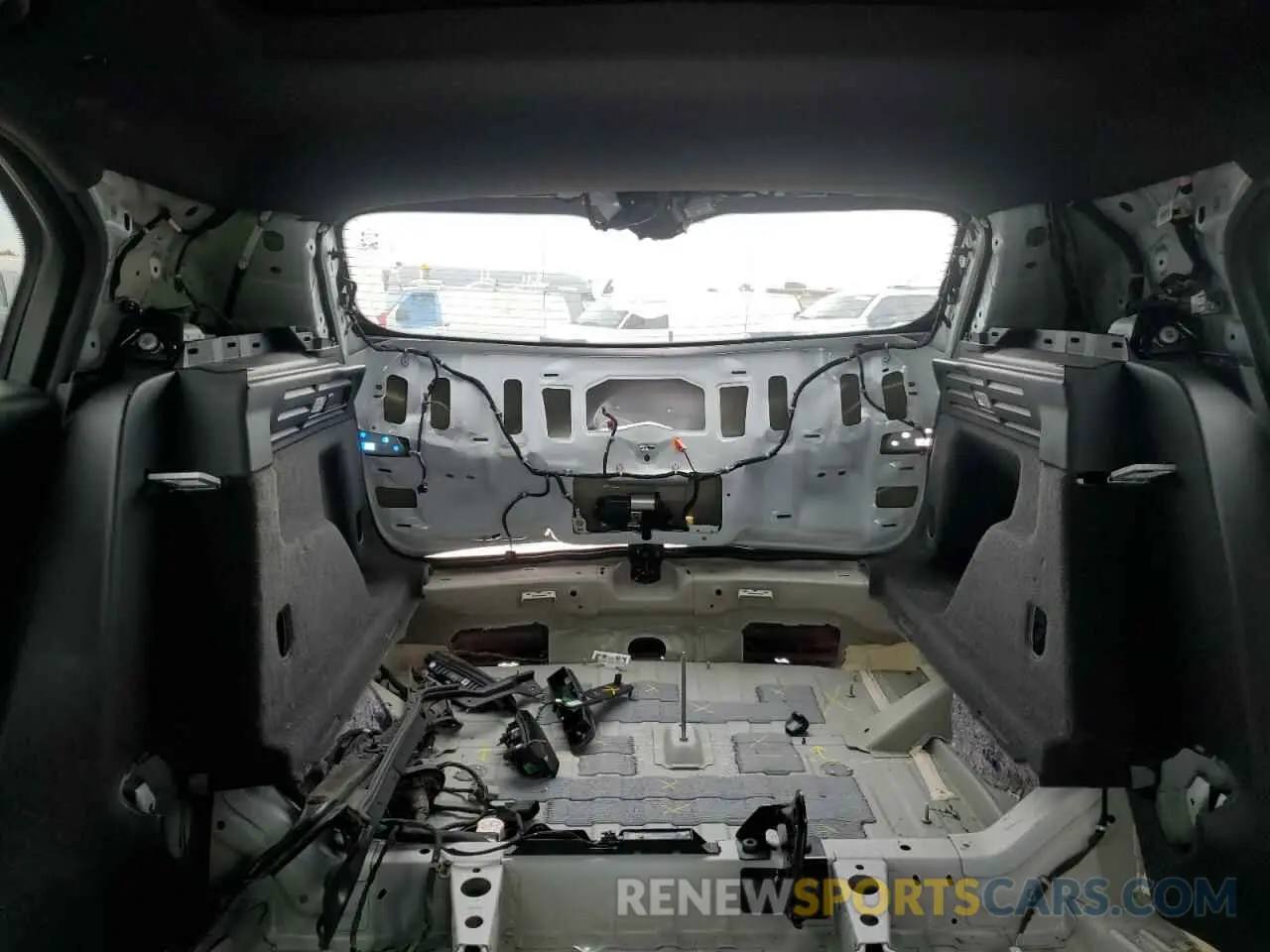 10 Photograph of a damaged car 1GYFZER47MF018866 CADILLAC XT4 2021