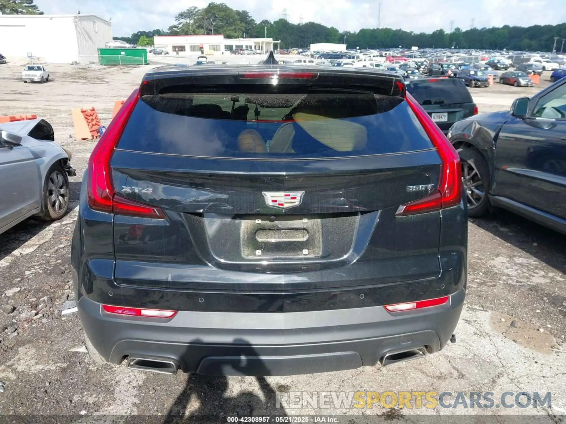 16 Photograph of a damaged car 1GYAZAR48NF162799 CADILLAC XT4 2022