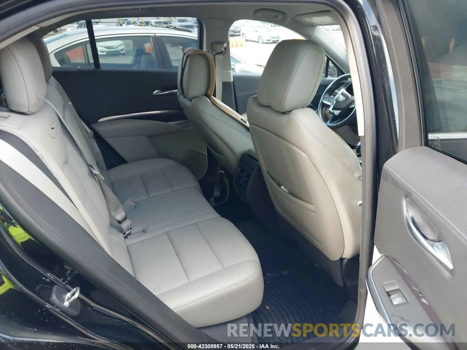8 Photograph of a damaged car 1GYAZAR48NF162799 CADILLAC XT4 2022