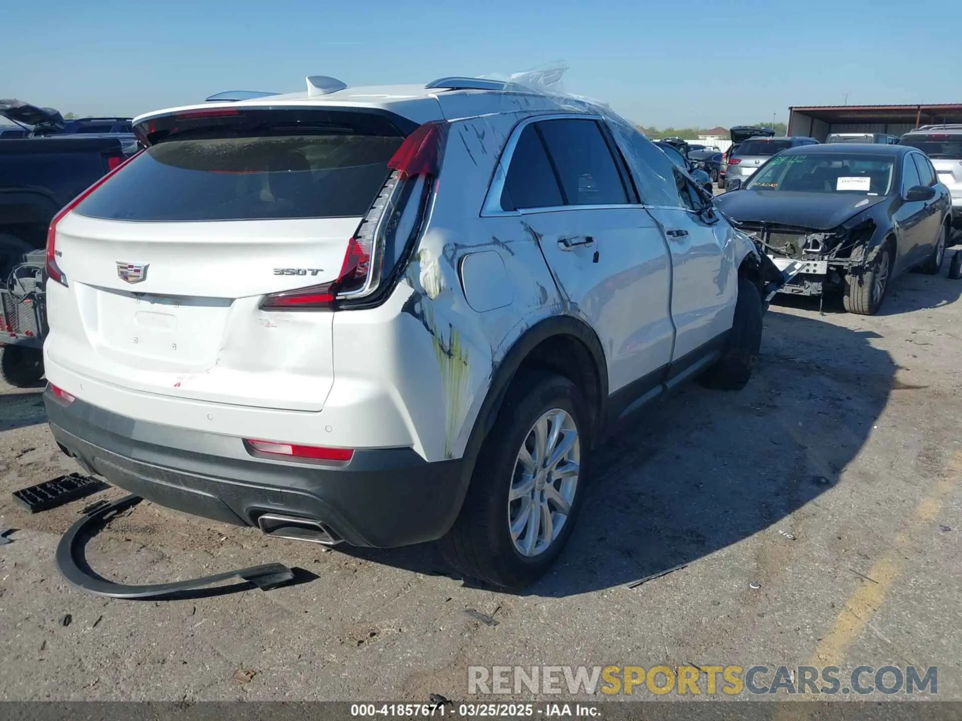 4 Фотография поврежденного автомобиля 1GYAZAR48NF170949 CADILLAC XT4 2022