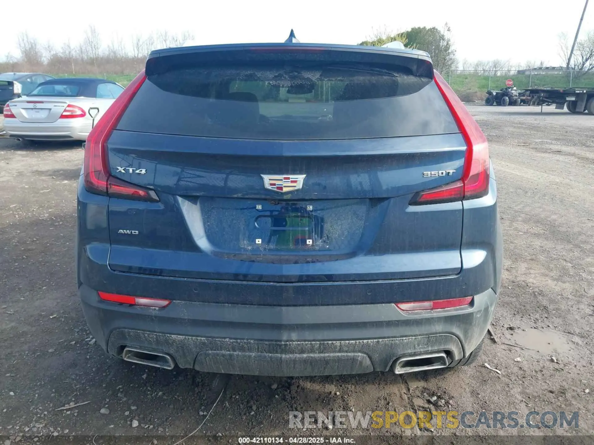 16 Photograph of a damaged car 1GYFZBR40NF146348 CADILLAC XT4 2022