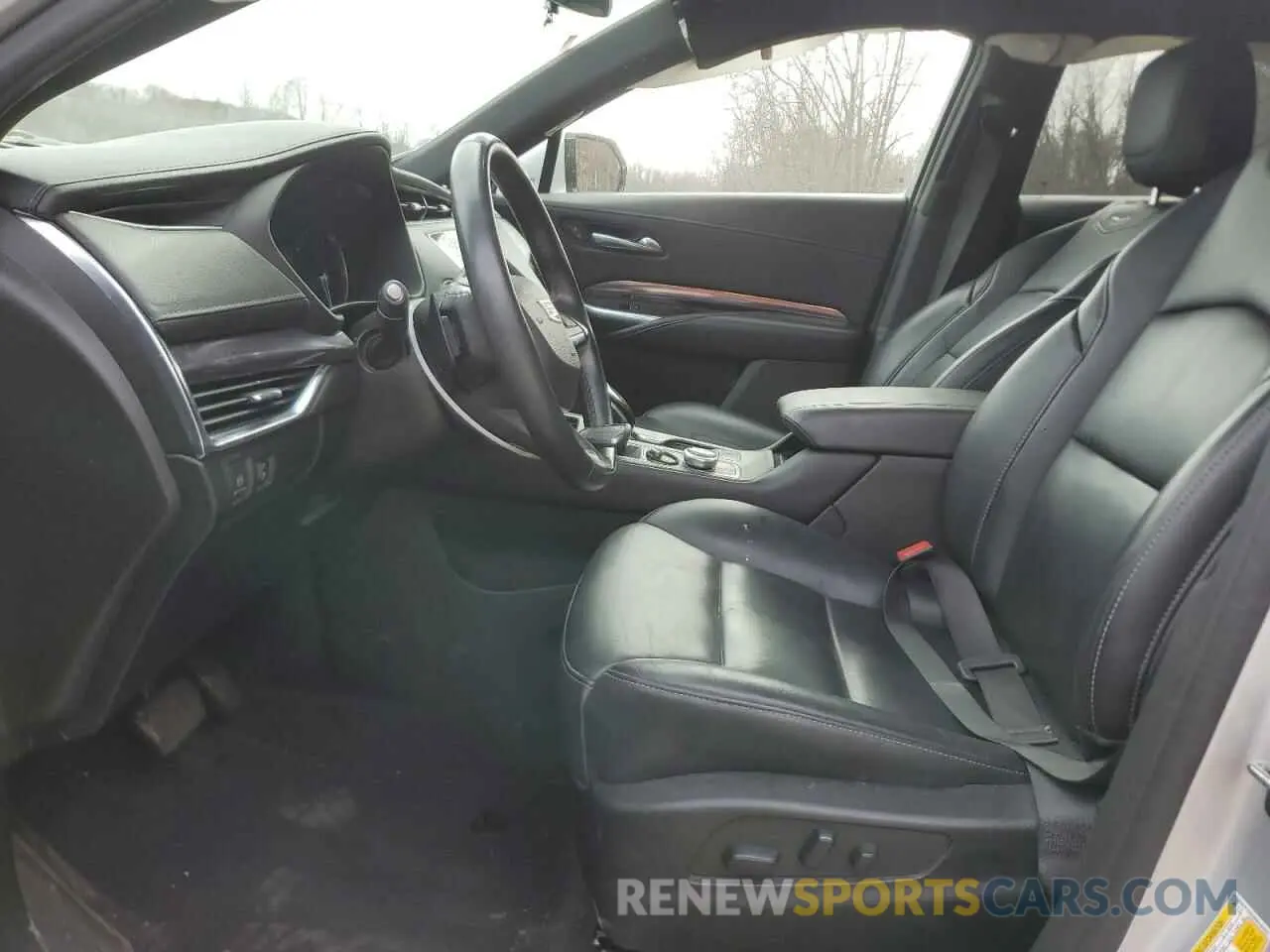 7 Photograph of a damaged car 1GYFZBR46NF144622 CADILLAC XT4 2022