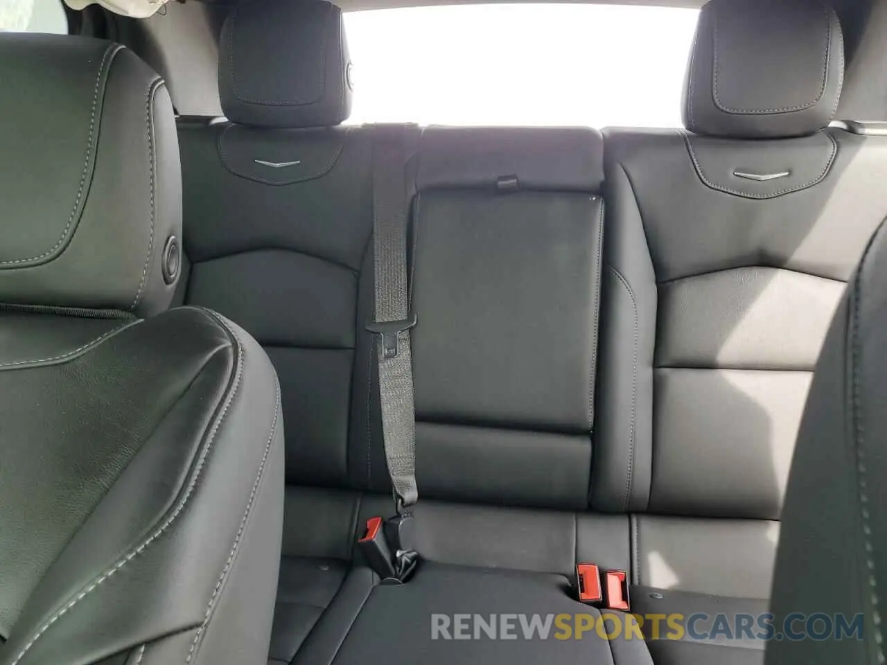 10 Photograph of a damaged car 1GYFZBR47NF114805 CADILLAC XT4 2022