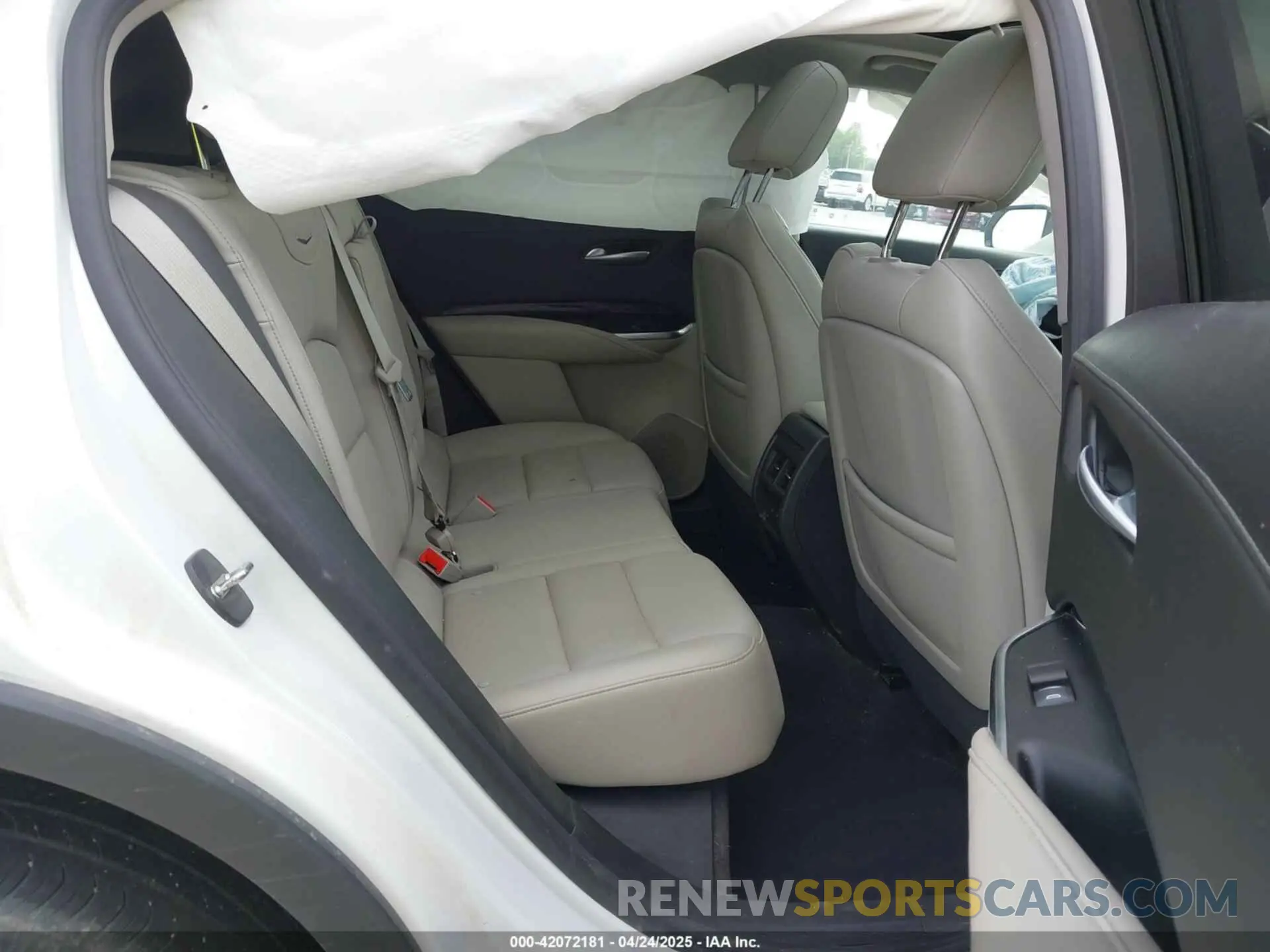 8 Фотография поврежденного автомобиля 1GYFZCR44NF144494 CADILLAC XT4 2022