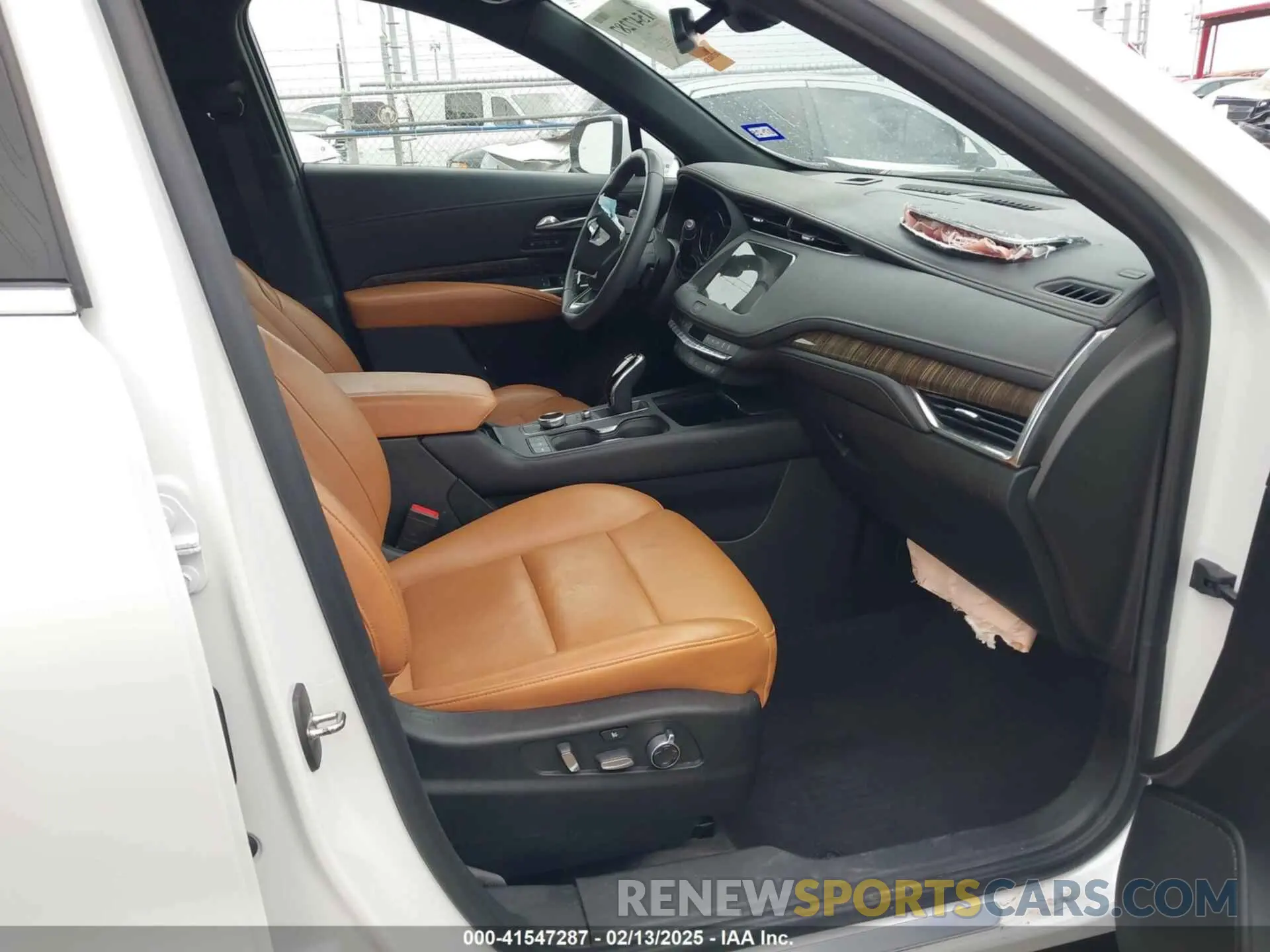 5 Photograph of a damaged car 1GYFZCR47NF110128 CADILLAC XT4 2022
