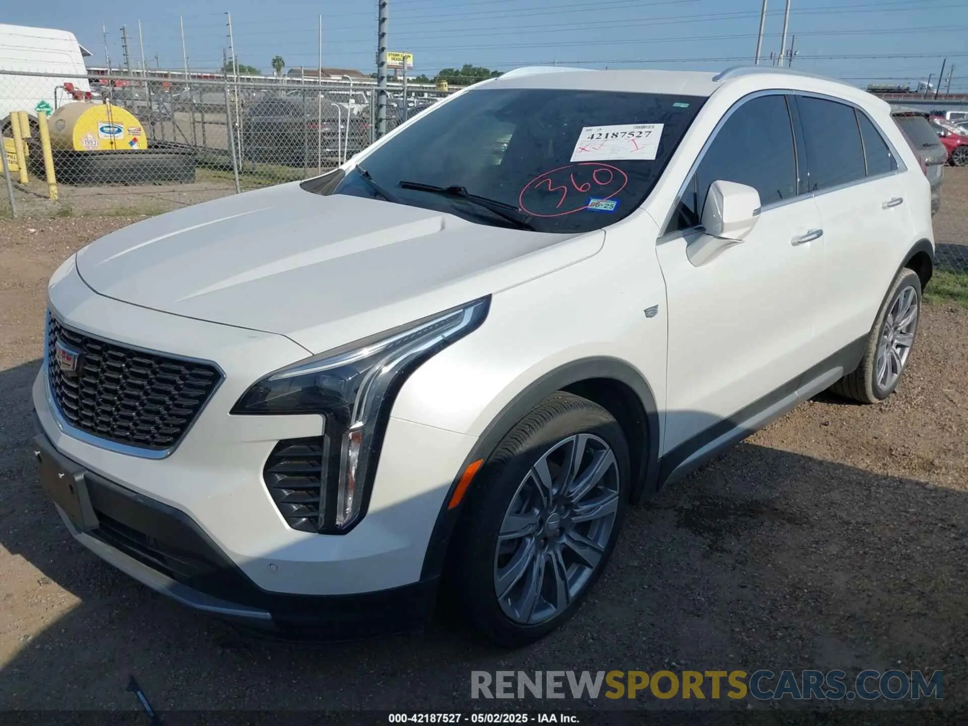 2 Photograph of a damaged car 1GYFZCR48NF138181 CADILLAC XT4 2022