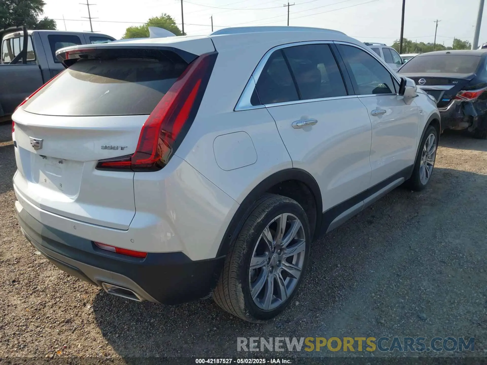 4 Photograph of a damaged car 1GYFZCR48NF138181 CADILLAC XT4 2022