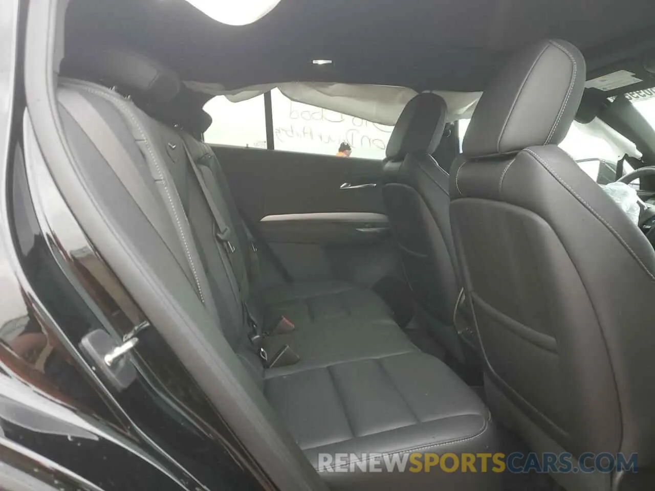 11 Photograph of a damaged car 1GYFZDR43NF132553 CADILLAC XT4 2022