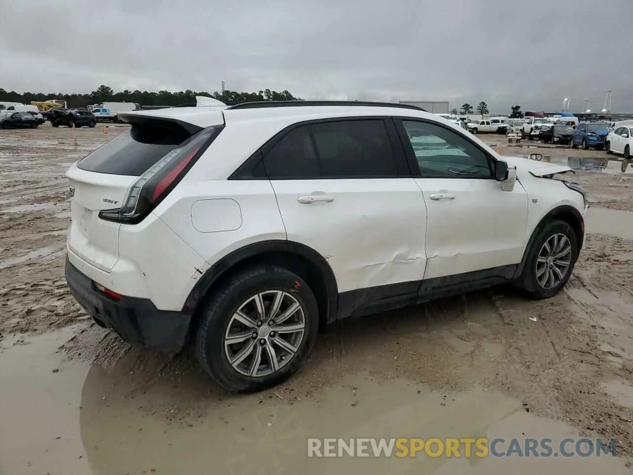 3 Фотография поврежденного автомобиля 1GYFZER40NF112492 CADILLAC XT4 2022
