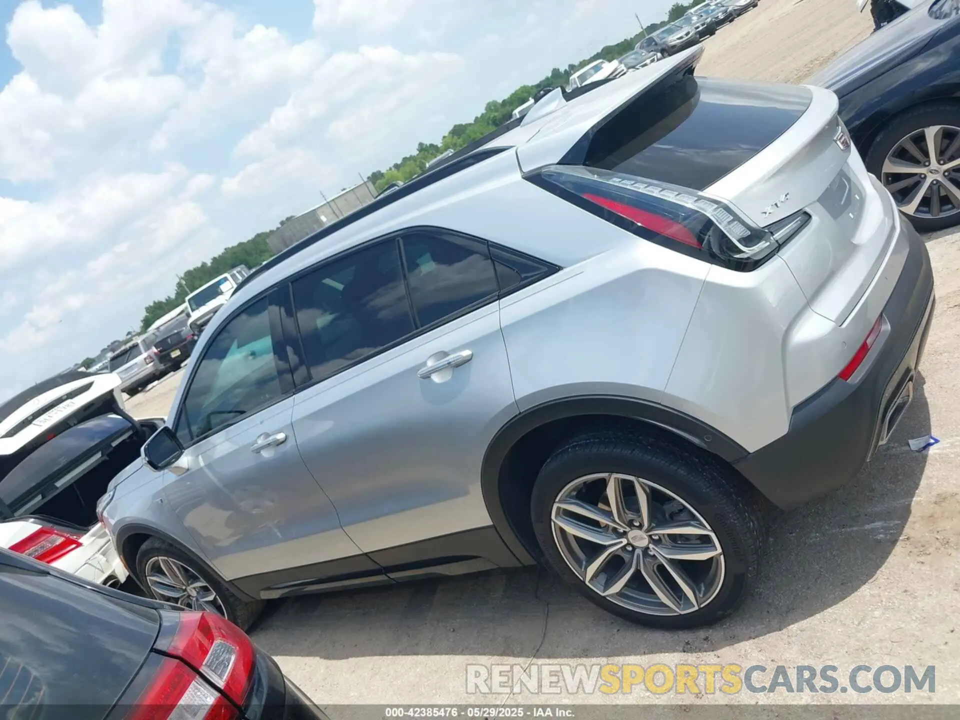 13 Фотография поврежденного автомобиля 1GYFZER43NF145874 CADILLAC XT4 2022