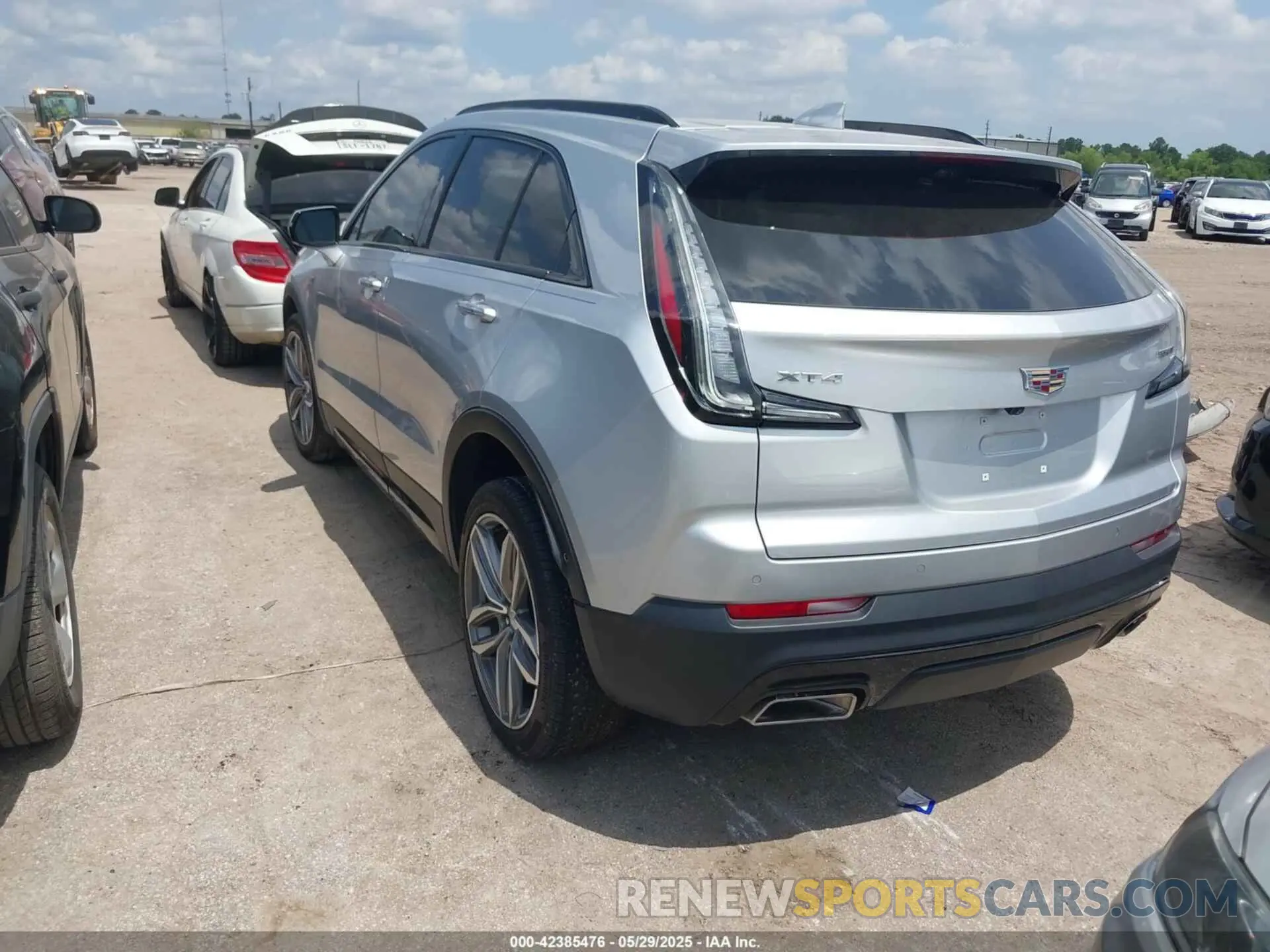3 Фотография поврежденного автомобиля 1GYFZER43NF145874 CADILLAC XT4 2022