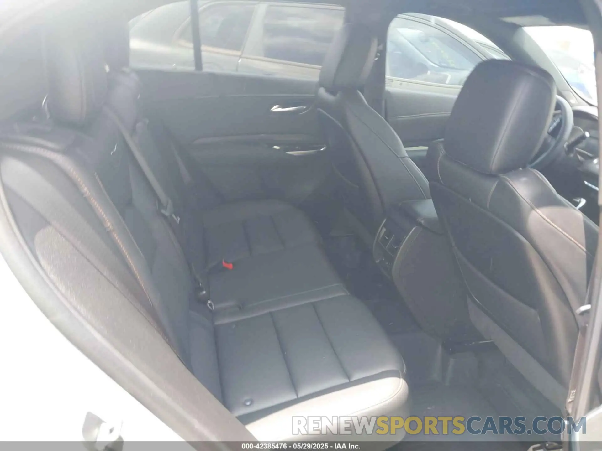 8 Фотография поврежденного автомобиля 1GYFZER43NF145874 CADILLAC XT4 2022