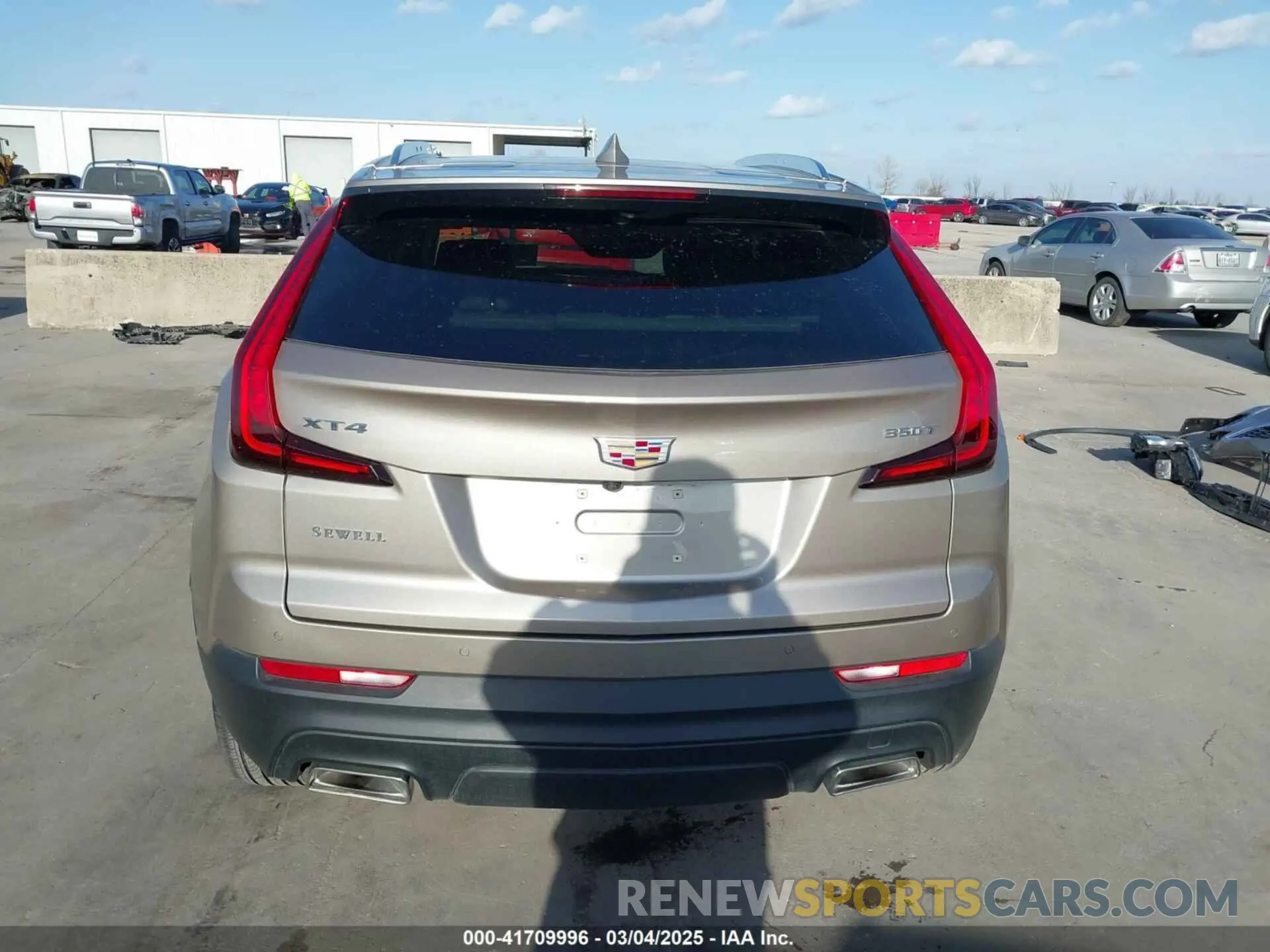 17 Фотография поврежденного автомобиля 1GYAZAR41PF149914 CADILLAC XT4 2023