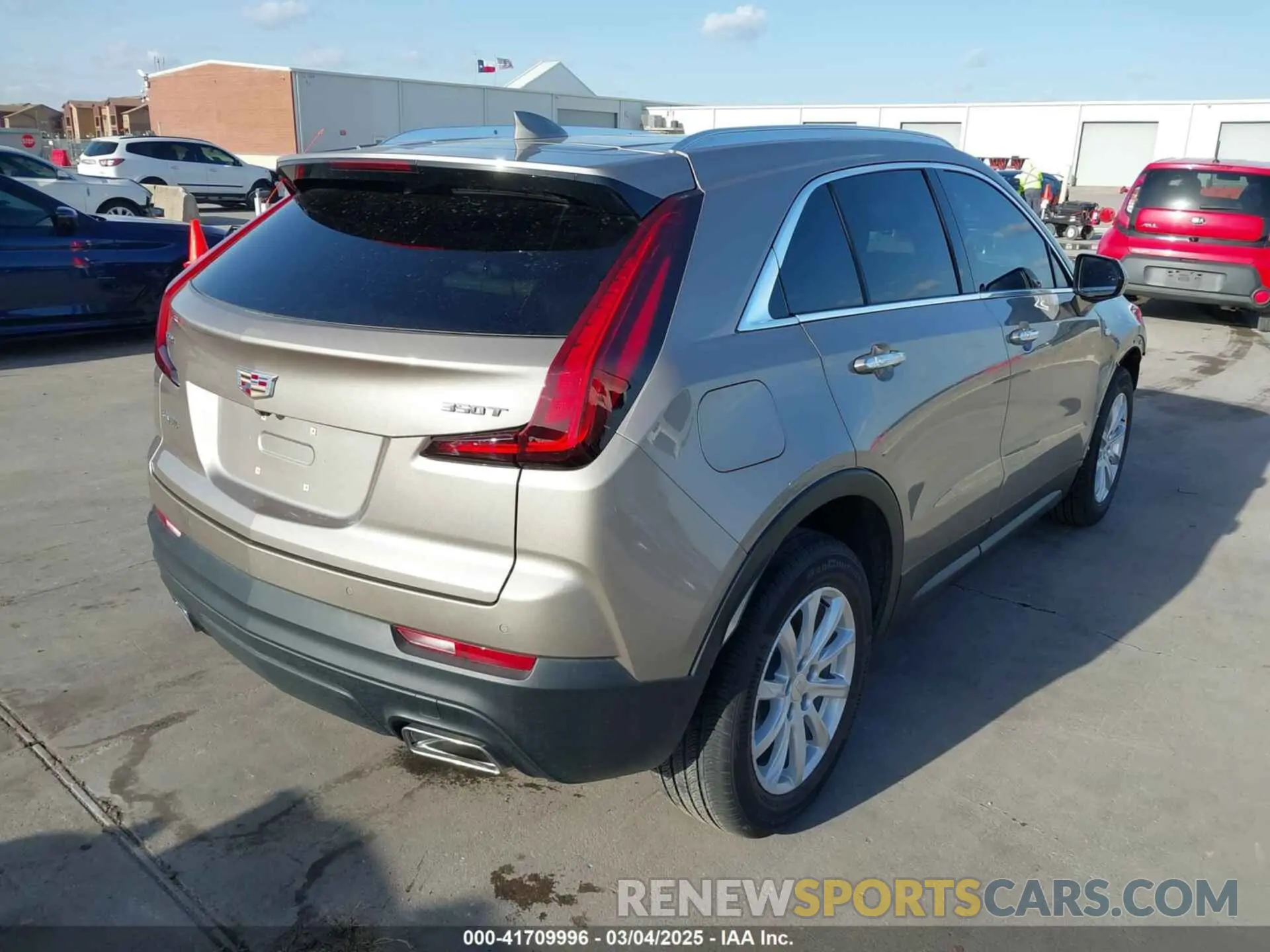 4 Фотография поврежденного автомобиля 1GYAZAR41PF149914 CADILLAC XT4 2023