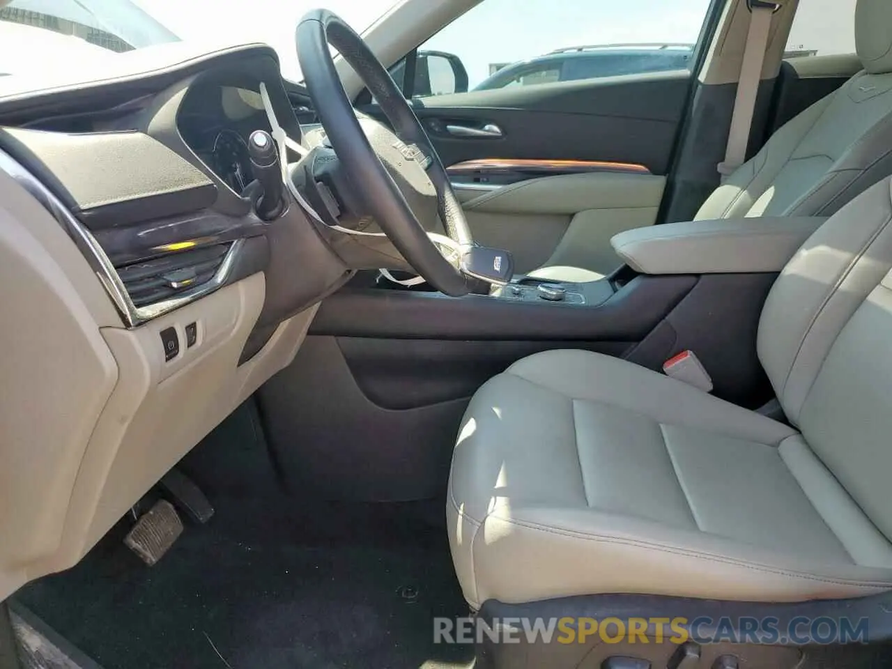 7 Photograph of a damaged car 1GYAZAR42PF102696 CADILLAC XT4 2023