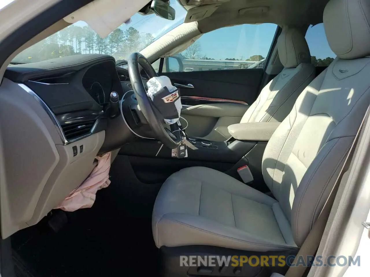 7 Photograph of a damaged car 1GYAZAR43PF122536 CADILLAC XT4 2023